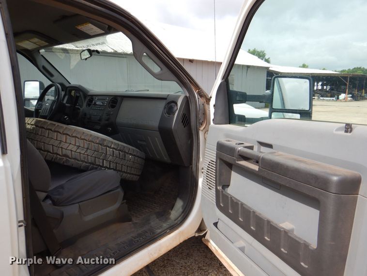 image for item DP4044 2013 Ford F550  truck cab and chassis