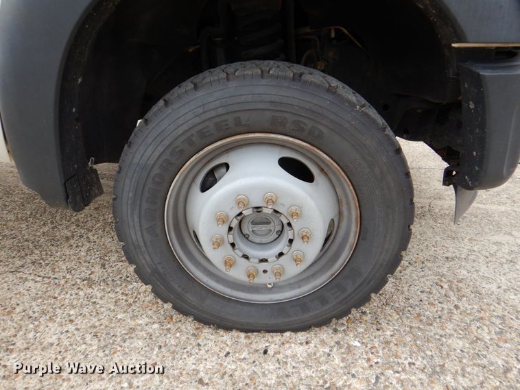 image for item DP4044 2013 Ford F550  truck cab and chassis