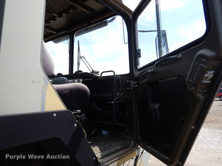 image for item DP5516 1986 MAN M1001  crane truck