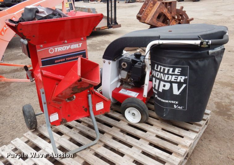 TroyBilt Super Tomahawk wood chipper in Shakopee, MN Item DR0373