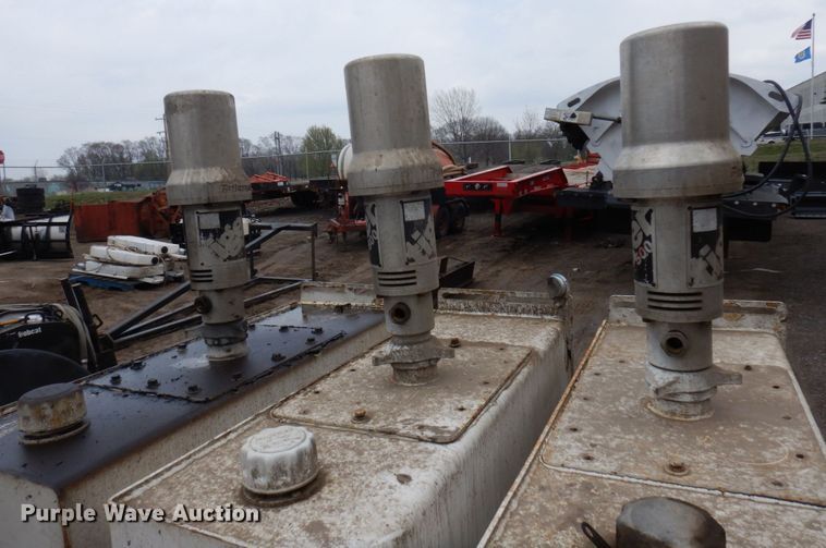 image for item DR0376 (3) Tiger 500 hydraulic tanks