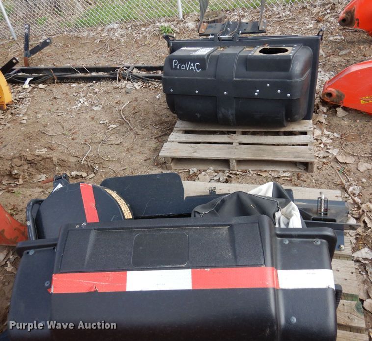 image for item DR0406 (2) lawn mower baggers