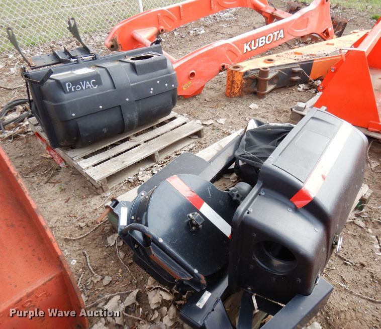 image for item DR0406 (2) lawn mower baggers