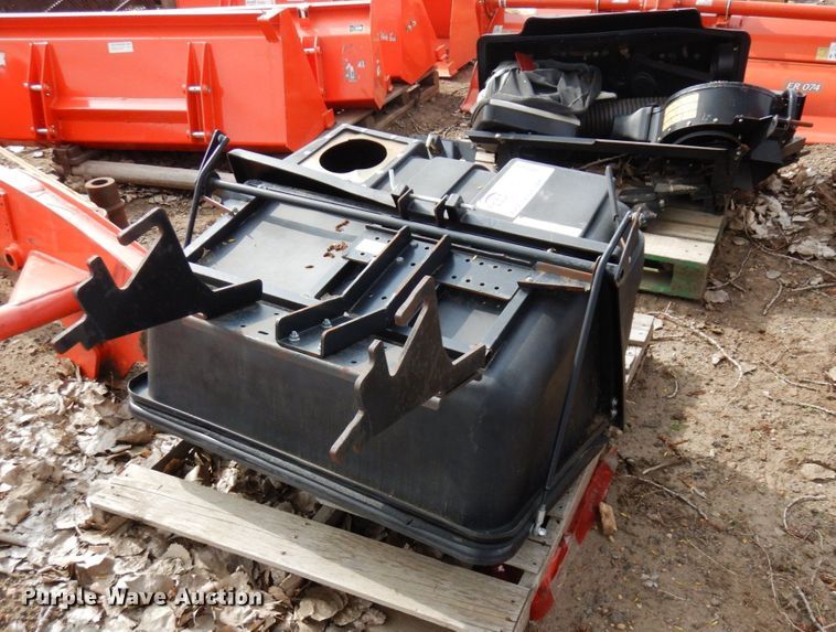 image for item DR0406 (2) lawn mower baggers