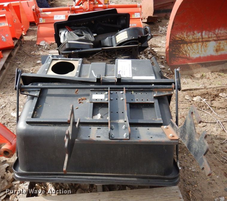 image for item DR0406 (2) lawn mower baggers