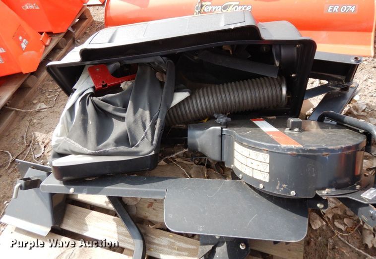 image for item DR0406 (2) lawn mower baggers