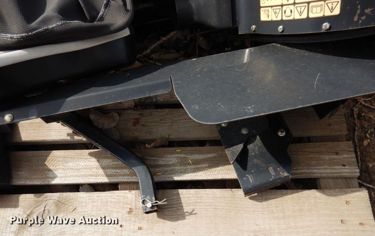 image for item DR0406 (2) lawn mower baggers