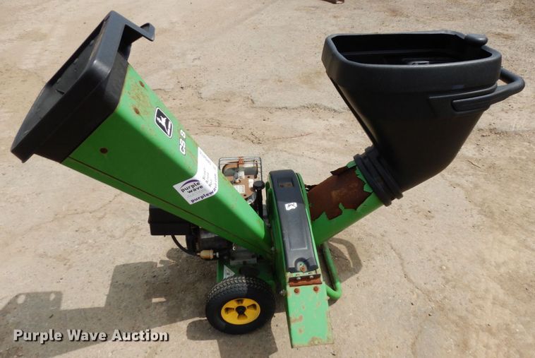 image for item DR0418 John Deere CS8  wood chipper