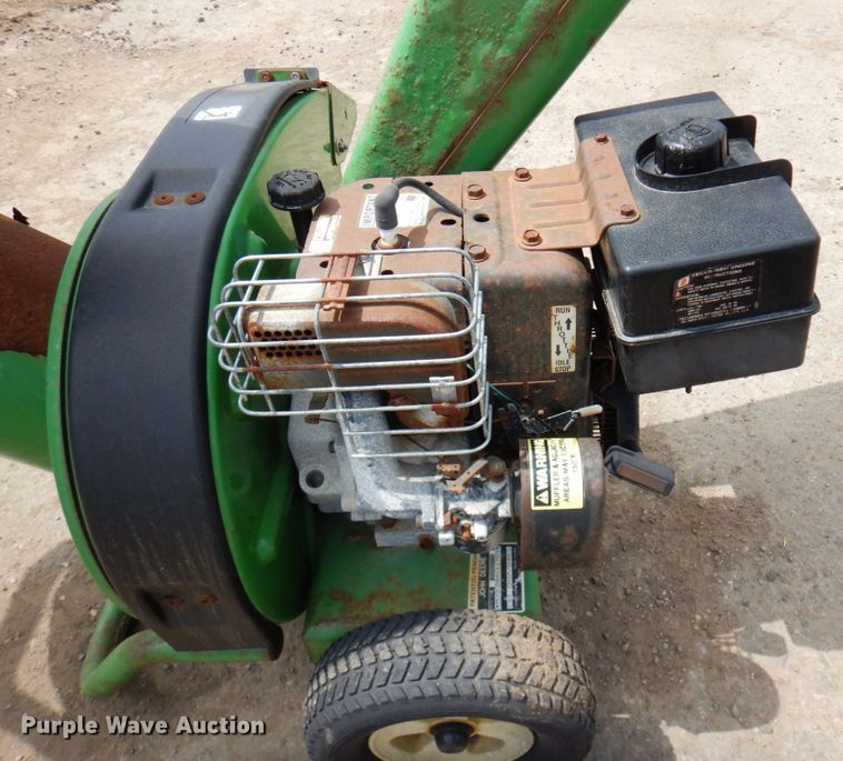 image for item DR0418 John Deere CS8  wood chipper