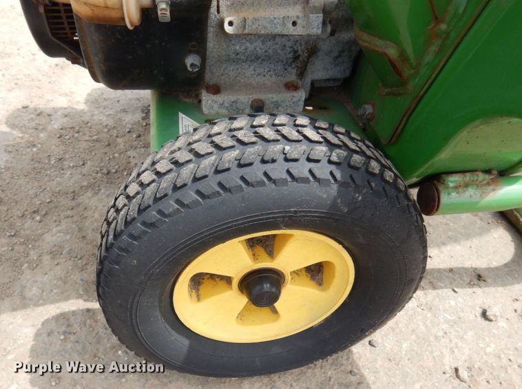 image for item DR0418 John Deere CS8  wood chipper