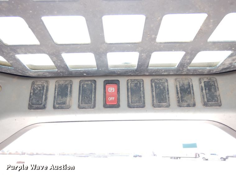 image for item DR1175 2011 Bobcat S130  skid steer loader