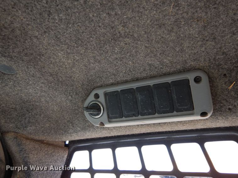 image for item DR1175 2011 Bobcat S130  skid steer loader