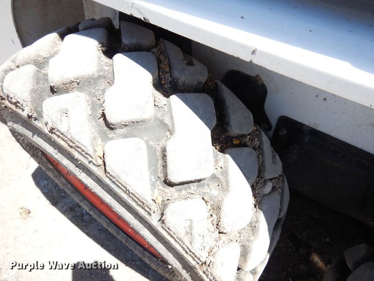 image for item DR1175 2011 Bobcat S130  skid steer loader