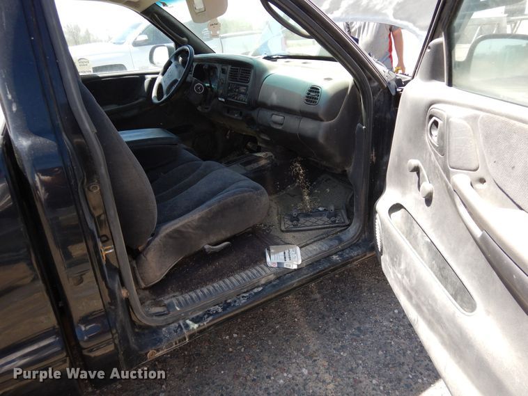 image for item DR1178 2000 Dodge Dakota  pickup truck