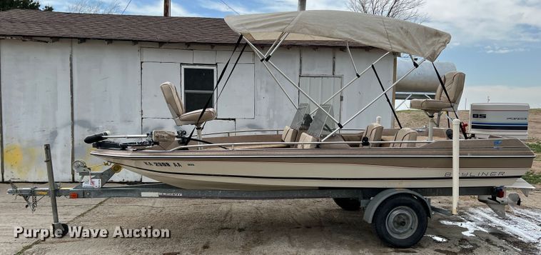image for item DR1359 1984 Bayliner  boat