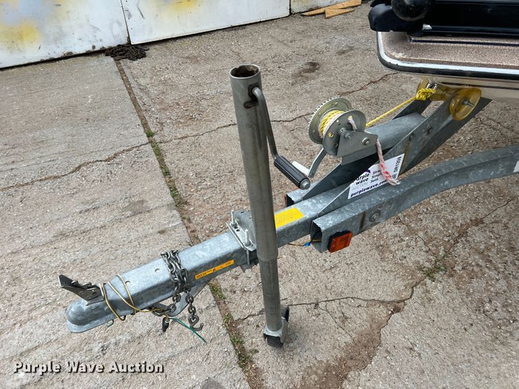 image for item DR1359 1984 Bayliner  boat