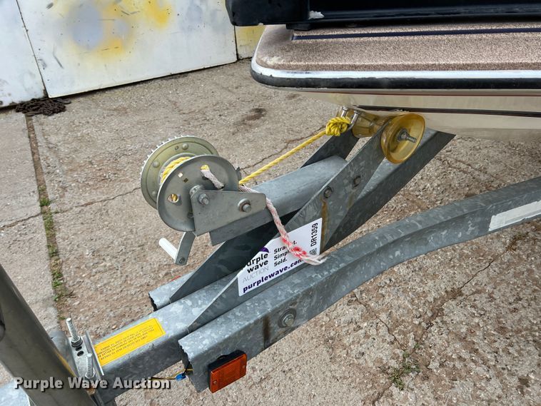 image for item DR1359 1984 Bayliner  boat