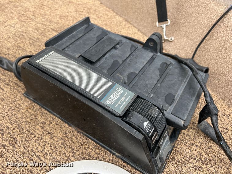 image for item DR1359 1984 Bayliner  boat