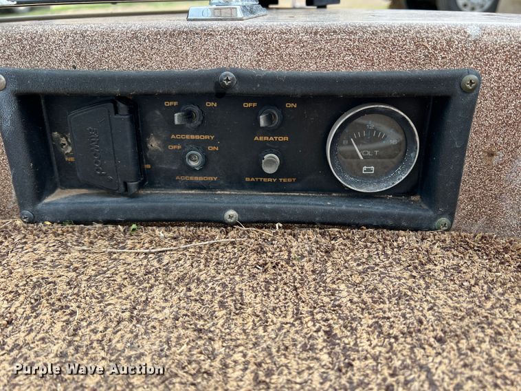 image for item DR1359 1984 Bayliner  boat