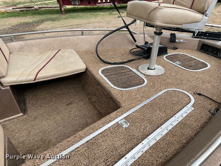 image for item DR1359 1984 Bayliner  boat