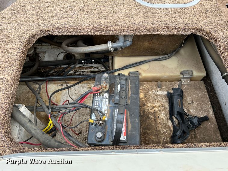 image for item DR1359 1984 Bayliner  boat