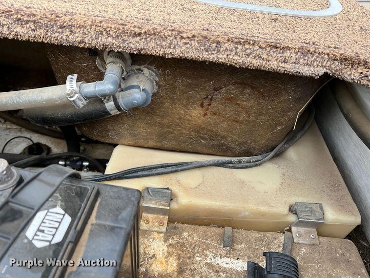 image for item DR1359 1984 Bayliner  boat