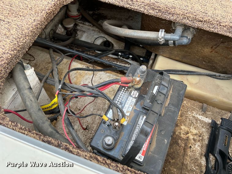 image for item DR1359 1984 Bayliner  boat