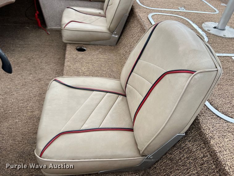 image for item DR1359 1984 Bayliner  boat