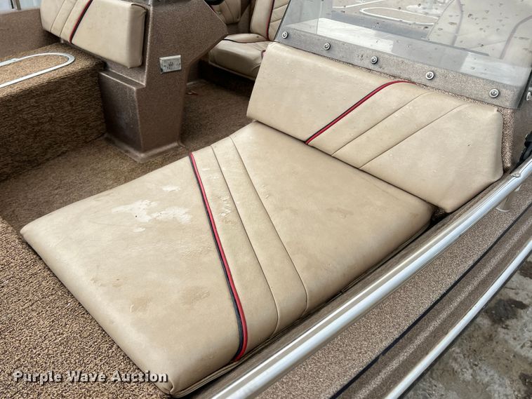 image for item DR1359 1984 Bayliner  boat