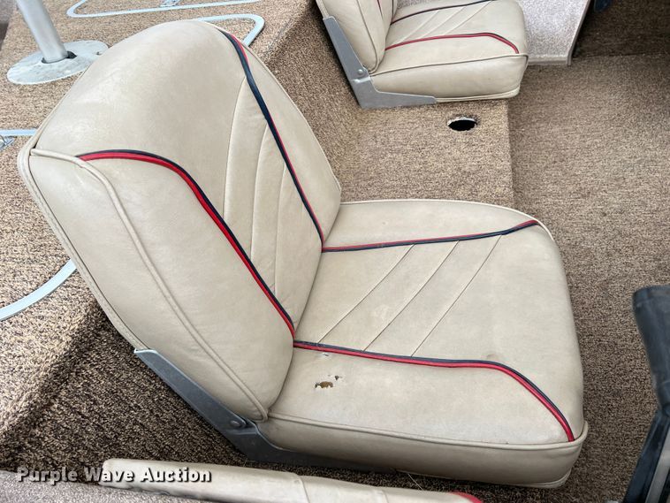 image for item DR1359 1984 Bayliner  boat