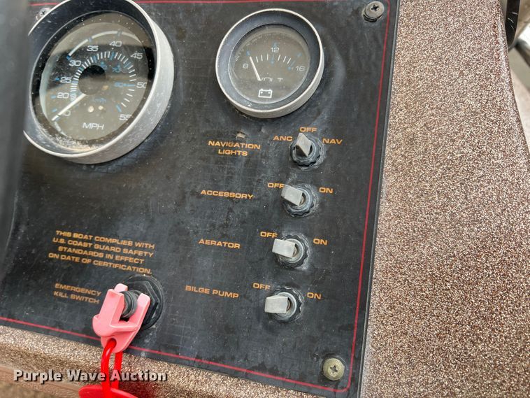 image for item DR1359 1984 Bayliner  boat