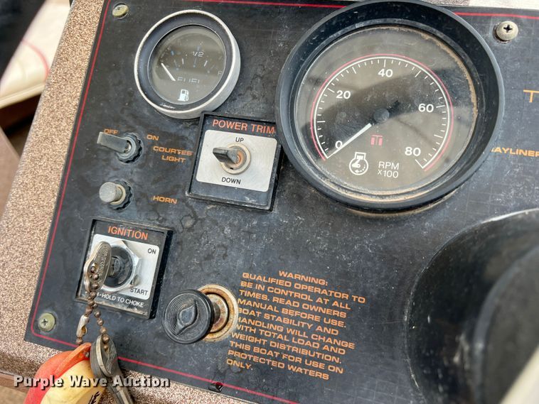 image for item DR1359 1984 Bayliner  boat