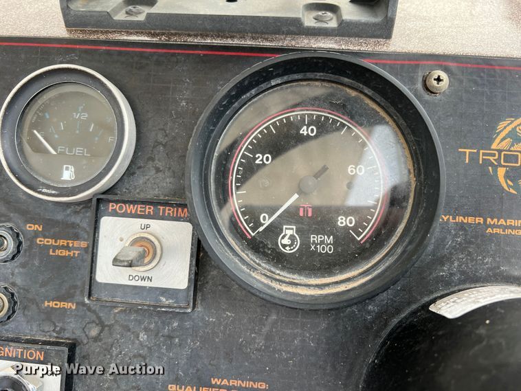 image for item DR1359 1984 Bayliner  boat