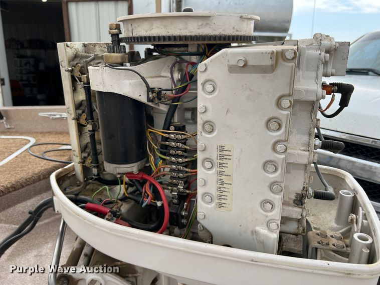 image for item DR1359 1984 Bayliner  boat