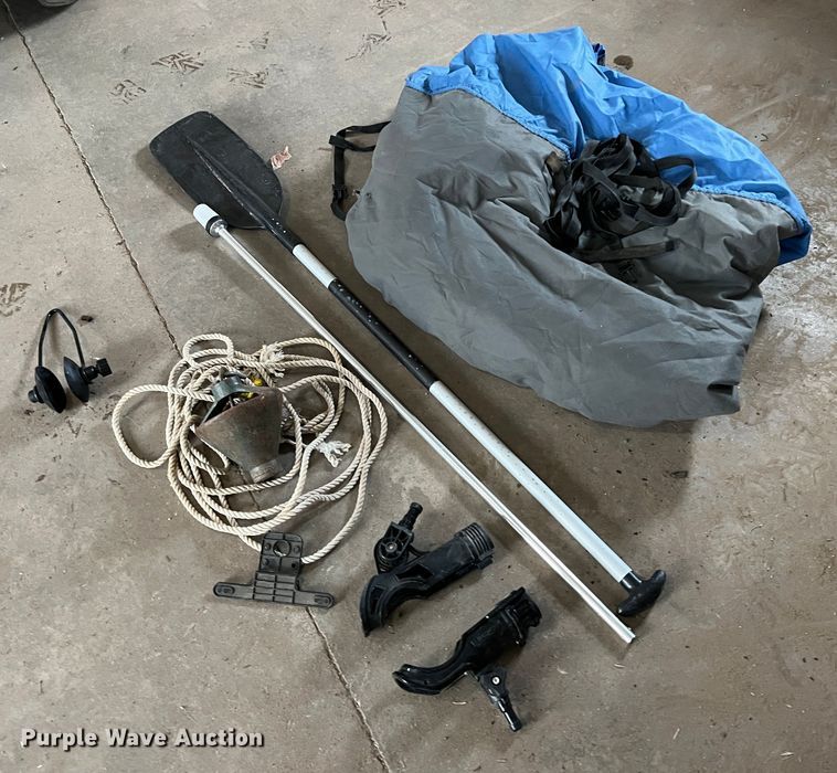 image for item DR1359 1984 Bayliner  boat