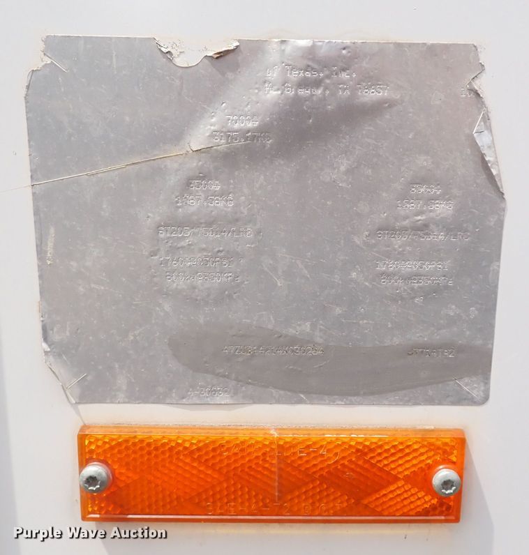 image for item DS7069 2004 Pace American JT714TA2  enclosed cargo trailer