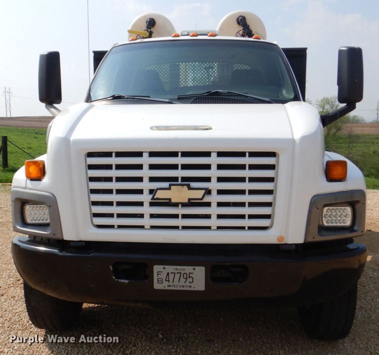 image for item DS8026 2005 Chevrolet C8500  flatbed truck