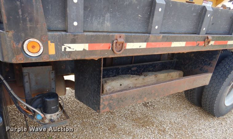 image for item DS8026 2005 Chevrolet C8500  flatbed truck