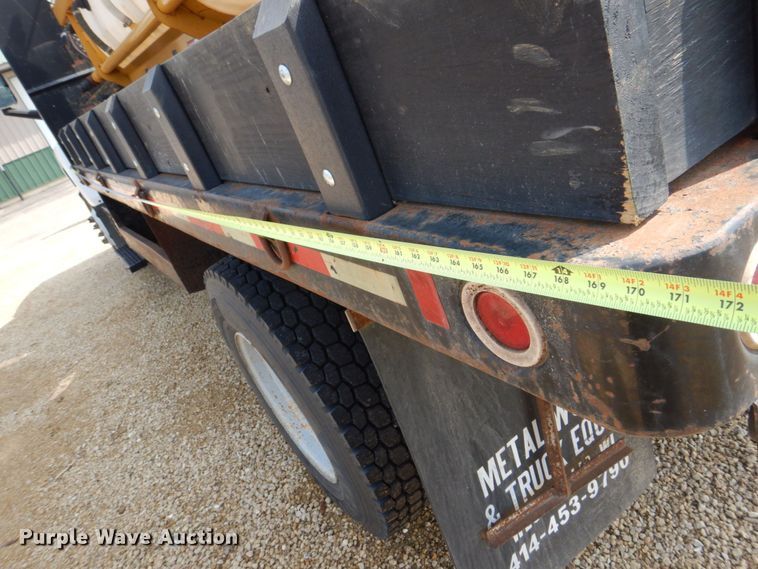 image for item DS8026 2005 Chevrolet C8500  flatbed truck