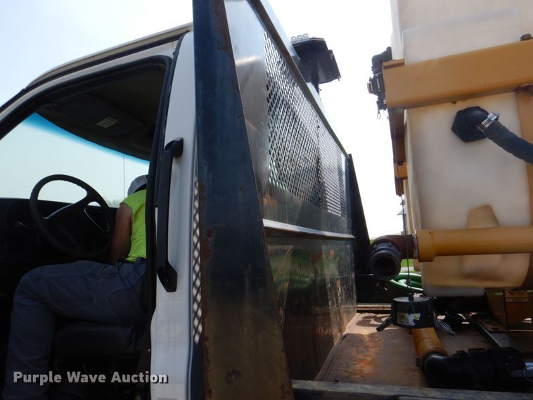 image for item DS8026 2005 Chevrolet C8500  flatbed truck