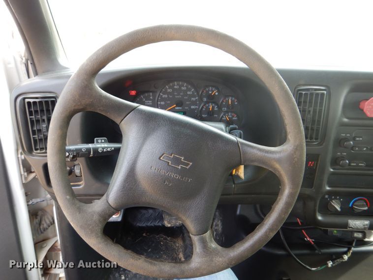 image for item DS8026 2005 Chevrolet C8500  flatbed truck