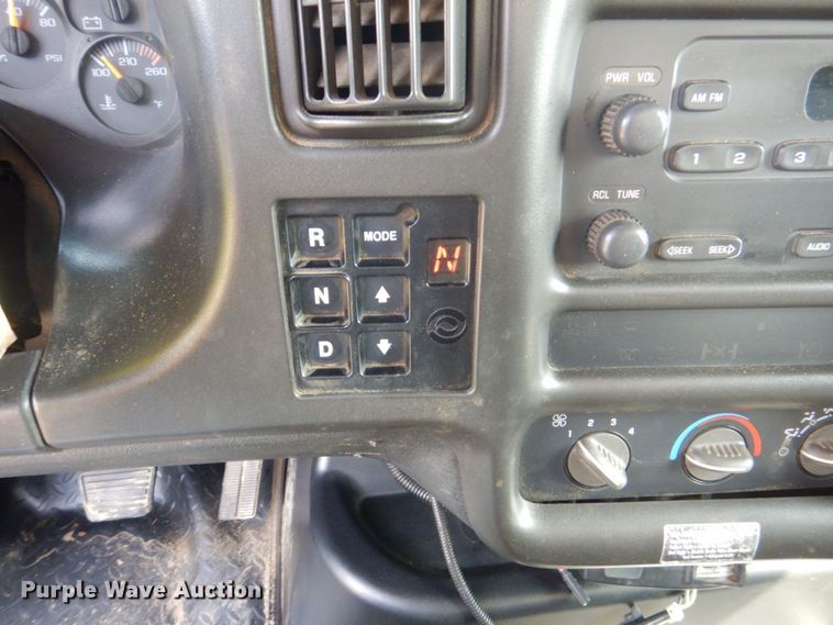 image for item DS8026 2005 Chevrolet C8500  flatbed truck