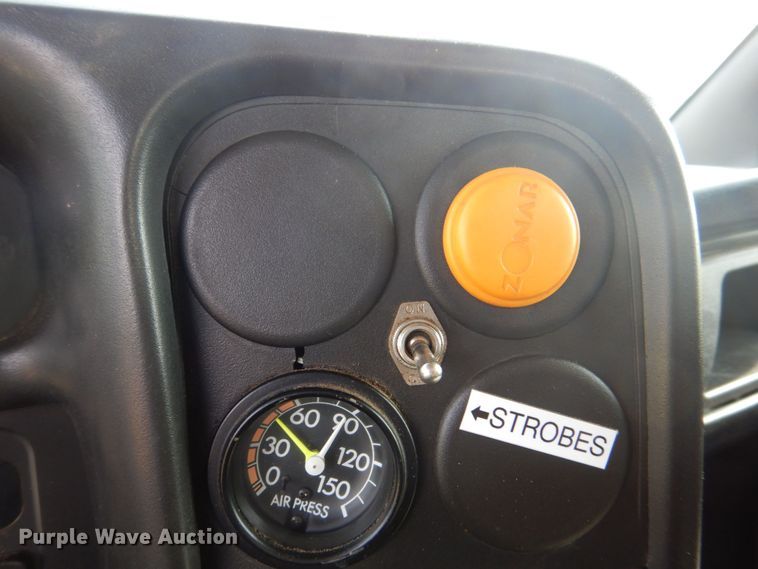 image for item DS8026 2005 Chevrolet C8500  flatbed truck