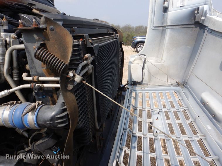 image for item DS8026 2005 Chevrolet C8500  flatbed truck