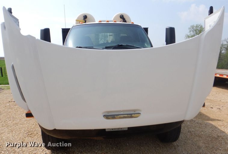 image for item DS8026 2005 Chevrolet C8500  flatbed truck