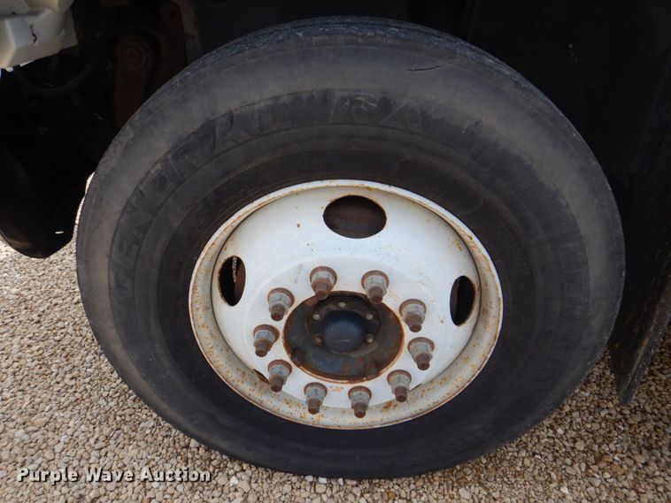 image for item DS8026 2005 Chevrolet C8500  flatbed truck