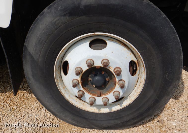 image for item DS8026 2005 Chevrolet C8500  flatbed truck