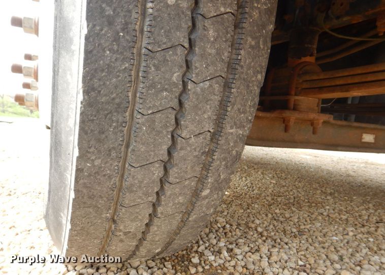 image for item DS8026 2005 Chevrolet C8500  flatbed truck