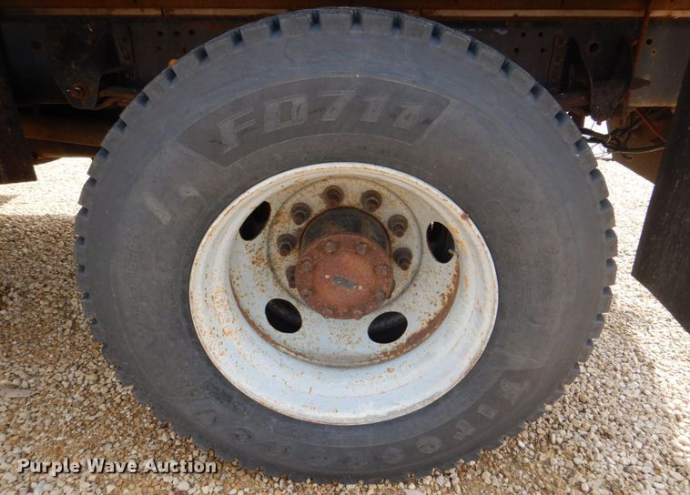 image for item DS8026 2005 Chevrolet C8500  flatbed truck