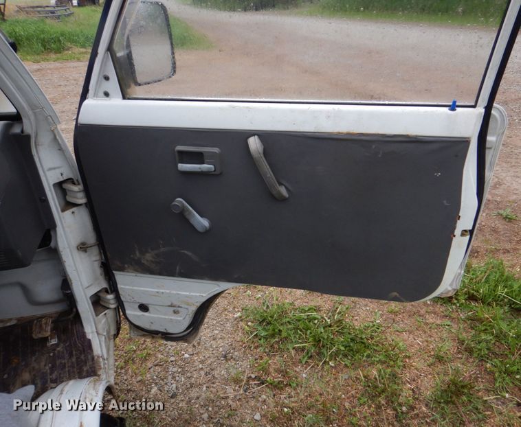 image for item DS8030 Suzuki Carry  mini truck